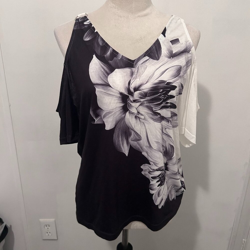 Chic Black and White Floral Women's Blouse